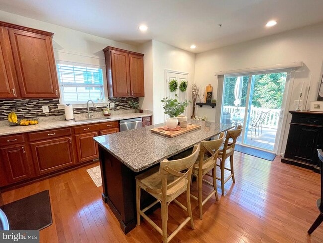 Building Photo - 519 Gate Dancer Ct