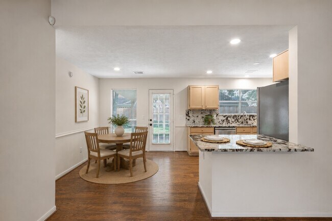 Building Photo - 8910 Driftstone Dr