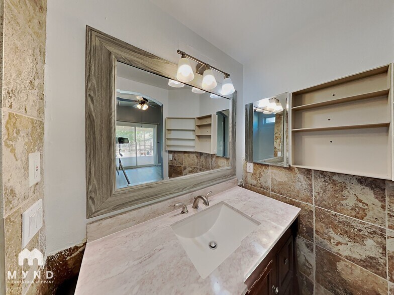 Building Photo - 6381 Medio St