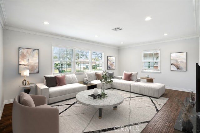 Building Photo - 3816 S Victoria Ave