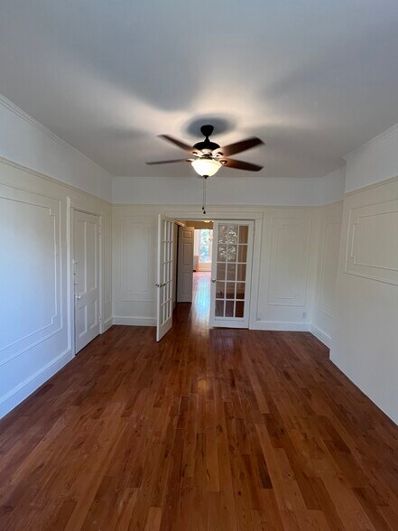 Building Photo - 304 6th St
