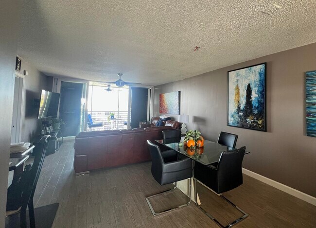 Building Photo - 2731 NE 14th Street Causeway