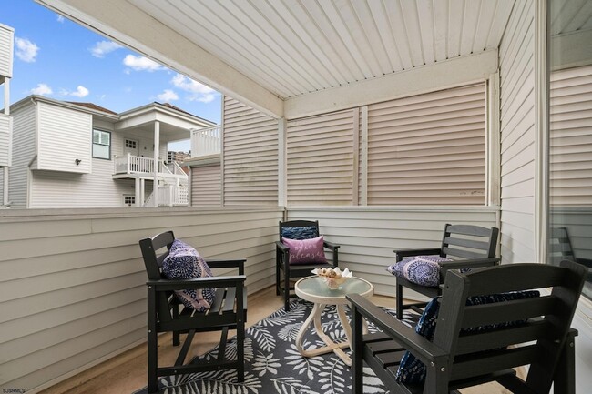 Building Photo - 22 S Washington Ave