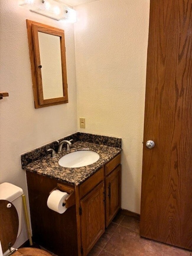 Building Photo - Long Term Rental- Buffalo Village BB208