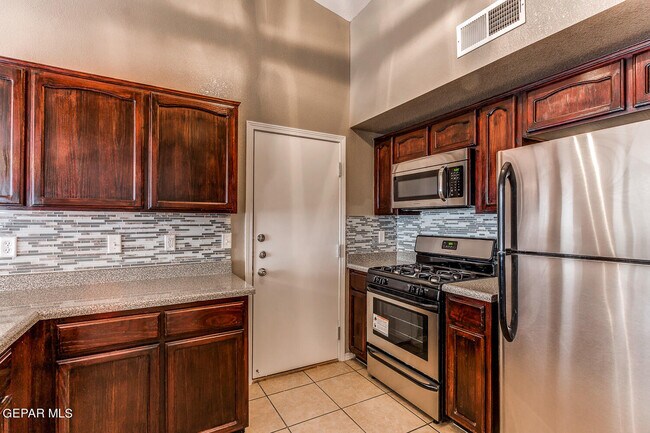 Building Photo - 3289 Emerald Point Dr