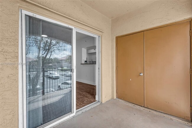 Building Photo - 101 SW 117th Ave