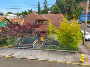 Building Photo - 513 Bond St