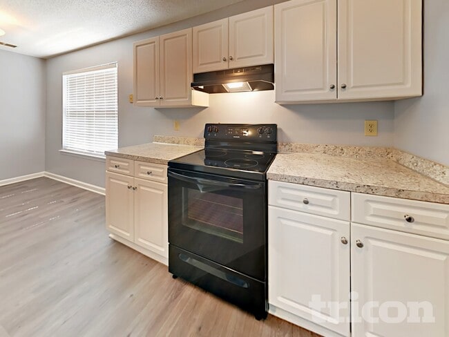 Building Photo - 22 Kingsway Rd