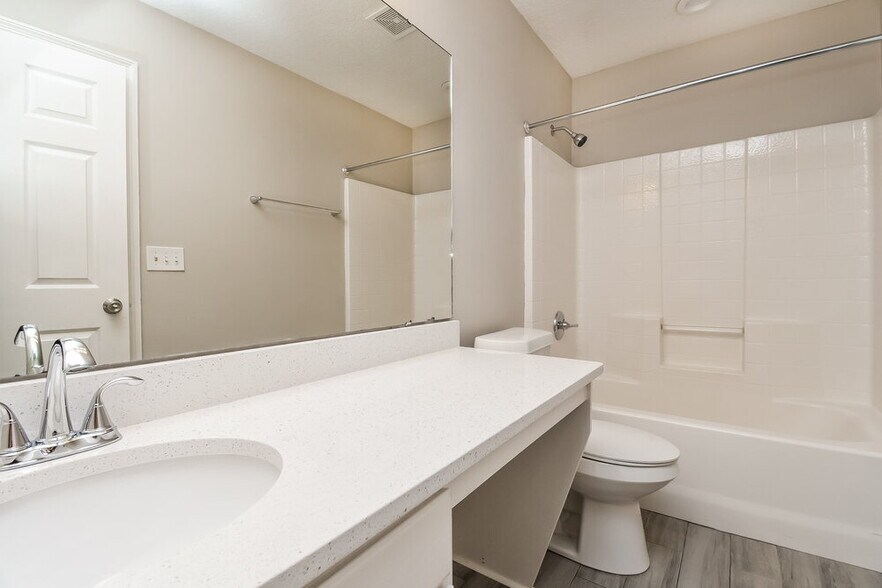 Building Photo - 11504 Bonnie Lakes Ct