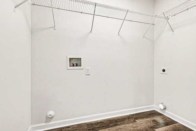 Building Photo - 211 Turner St