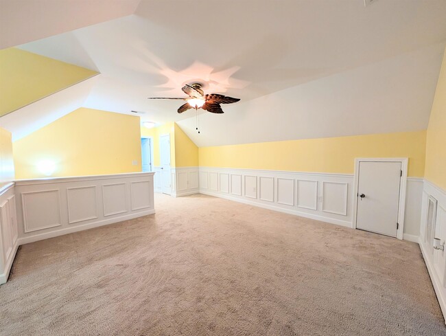 Building Photo - 244 Belclare Way