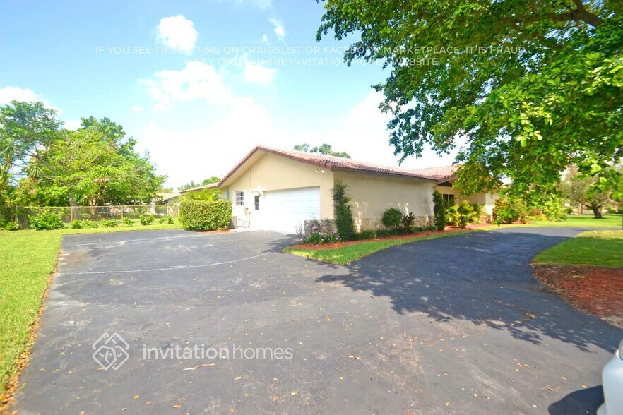 Primary Photo - 10851 NW 32nd Ct