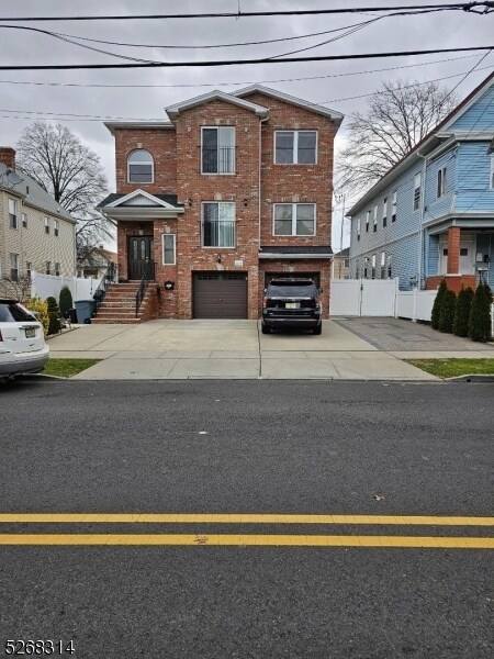 Building Photo - 587 Madison Ave