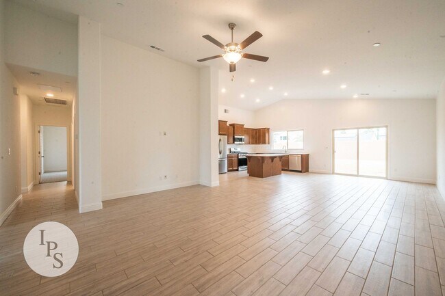 Building Photo - 2022 South/East Fresno Home, 4BR/2BA - Lots of Amenities!