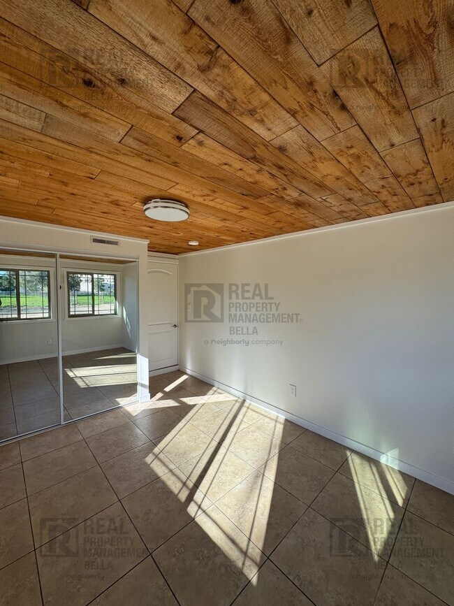Building Photo - 7BR Single-Story Retreat on 2.7+ Acres – Spacious, Sun-Filled Living in Prime Temecula