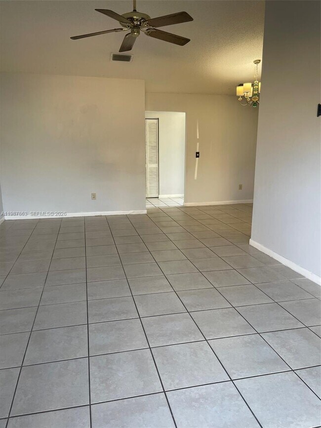 Building Photo - 1419 Yellowthroat St