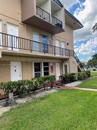 Building Photo - 3901 SW 109th Ave