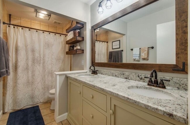 Building Photo - 3000 Hillsboro Pike