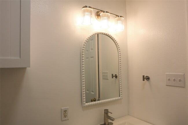 Building Photo - 10 Jenkins St