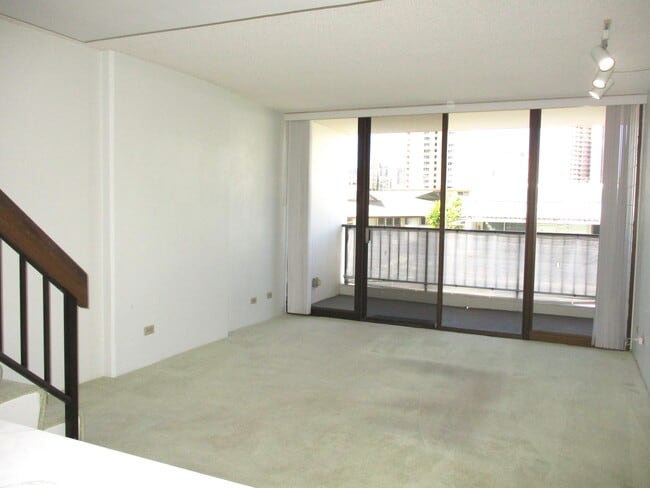 Building Photo - 739 Hausten St