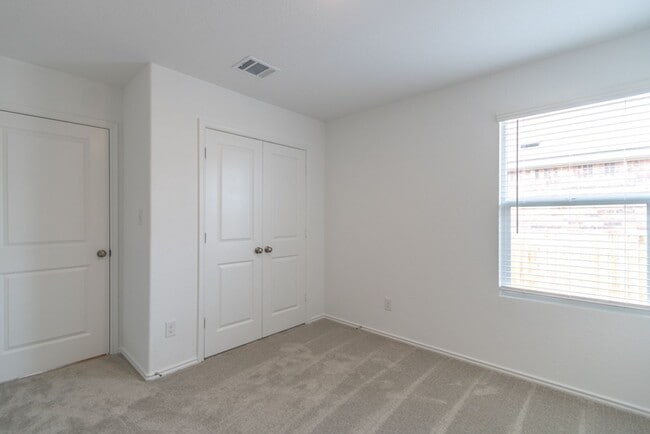 Building Photo - 157 Seminole Dr