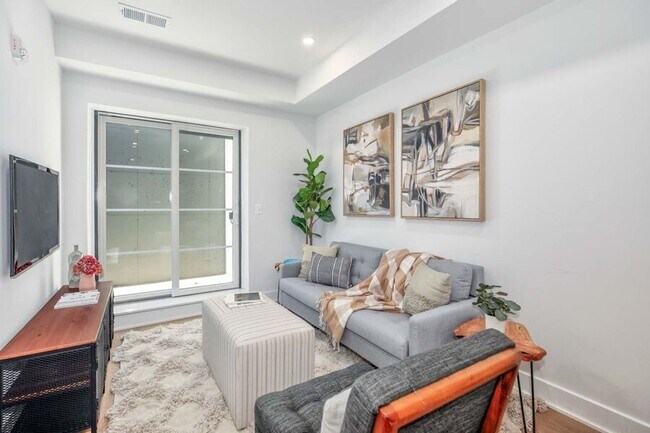 Building Photo - 2310 4th St NE