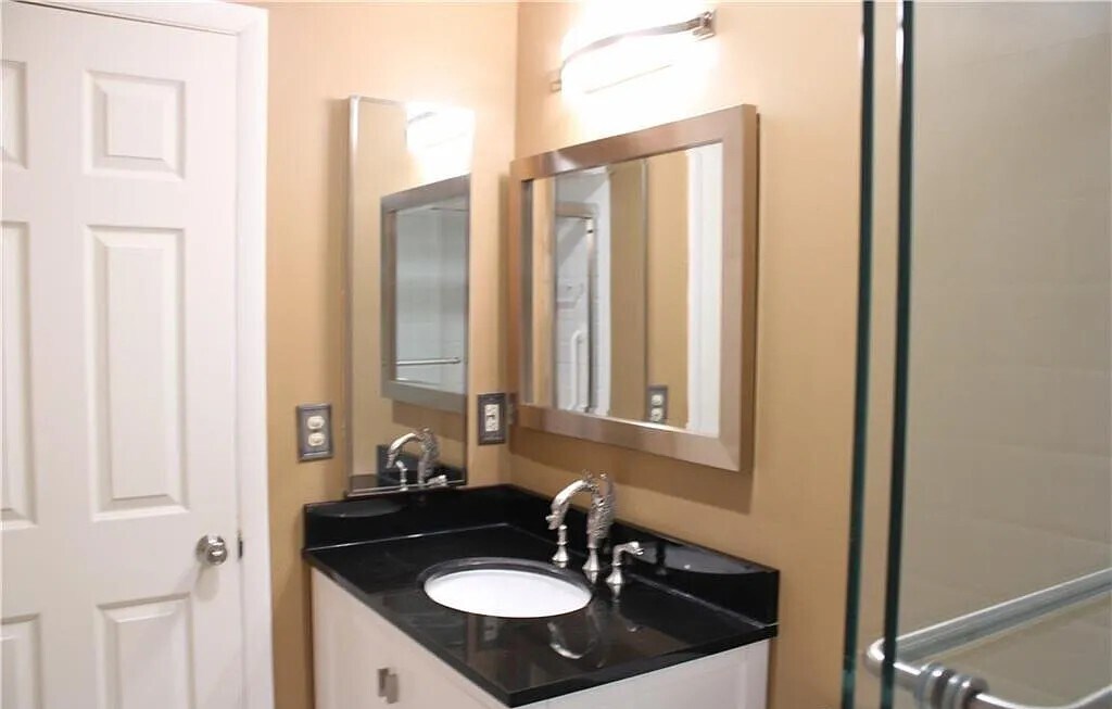 Building Photo - 203 SE 15th Pl