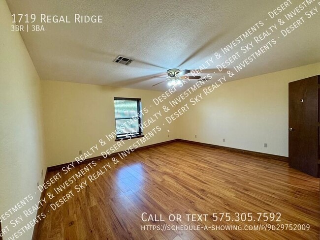 Building Photo - 1719 Regal Ridge St