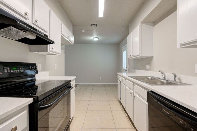 Building Photo - 313 Belmont Dr