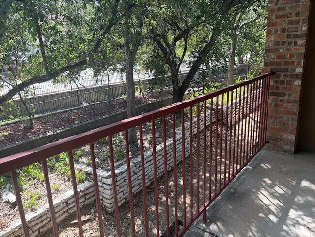 Building Photo - 6804 N Capital of Texas Hwy