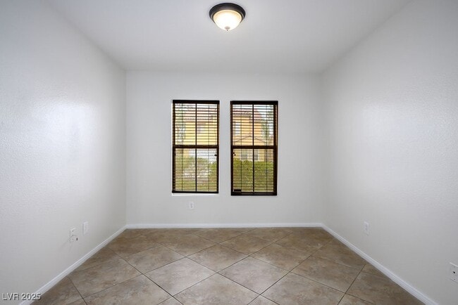 Building Photo - 853 Blushing Rose Pl