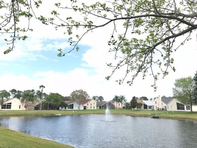 Building Photo - Beautiful Home in Waterford Lakes!