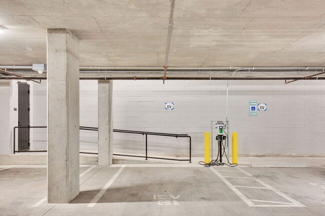 Building Photo - 1701 Simond Ave Ave