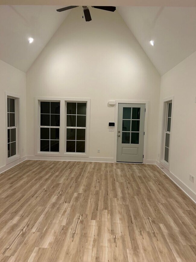 Building Photo - Charming 2BR House in Opelika