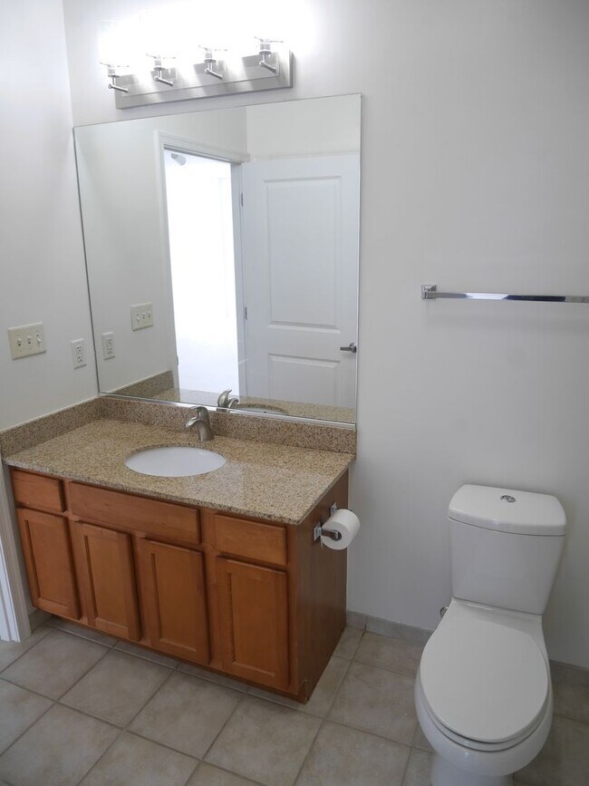 Building Photo - Modern 1-Bedroom Condo in One Independence...