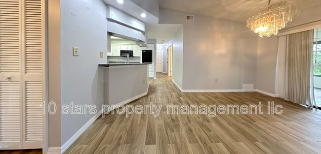 Building Photo - 601 Stone Dr