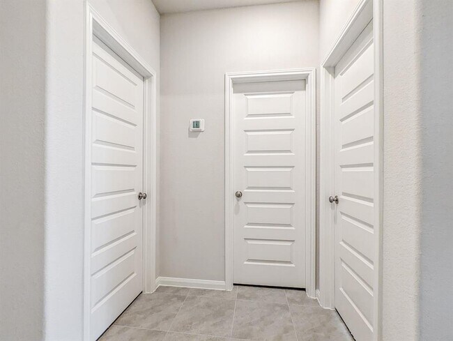 Building Photo - 2023 Stella Pne Dr