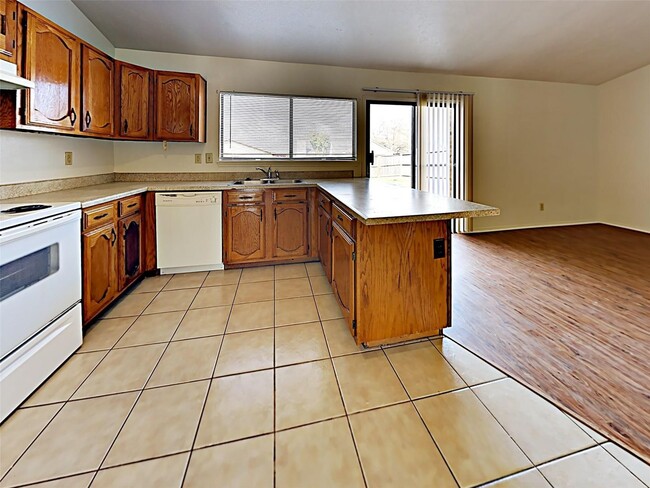 Building Photo - Fantastic home in Flower Mound ready for move-in April 10th!