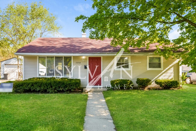 Building Photo - Enjoy living the good life in this 3 bedro...