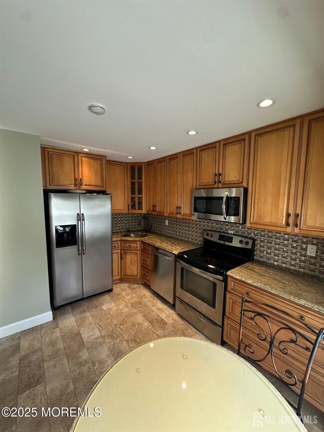 Building Photo - 27B Benjamin Franklin Dr
