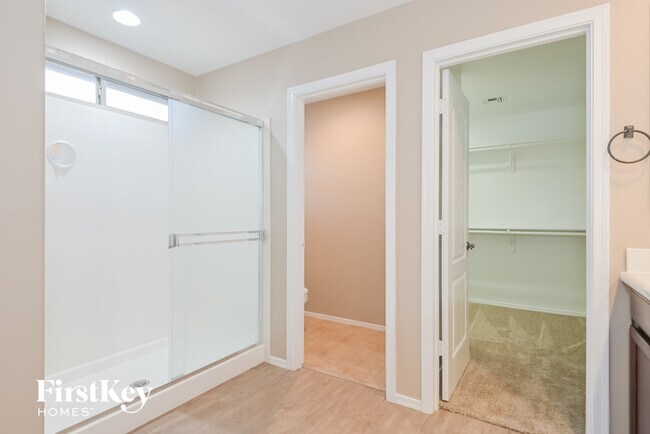 Building Photo - 12841 N Fox Hollow Dr