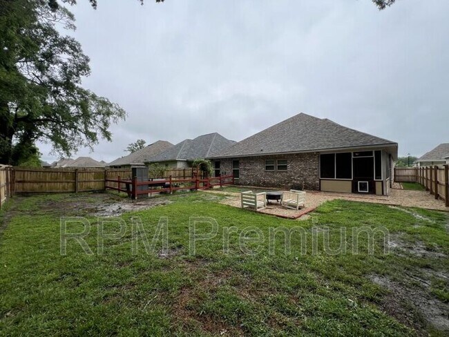 Building Photo - 18945 Corlis Grn Dr