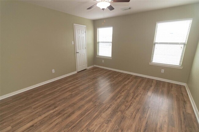Building Photo - 21534 Pointed Oak Ln