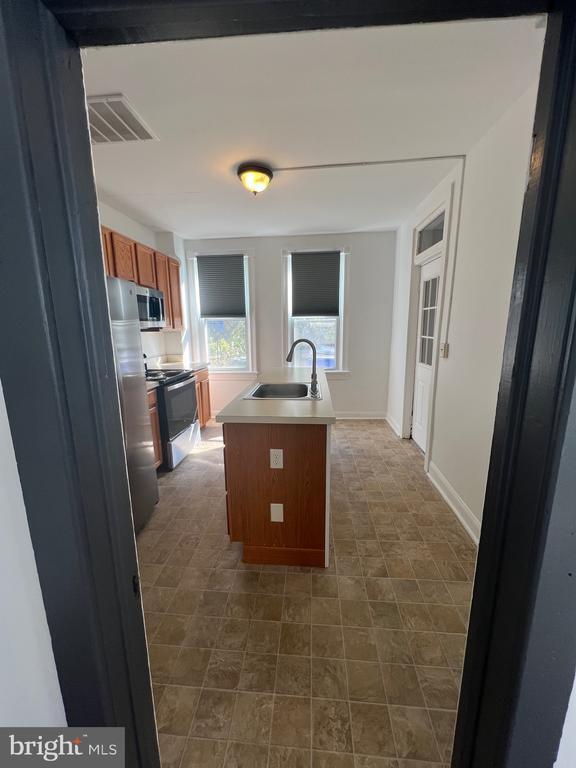 Building Photo - 438 Mitchell Ave