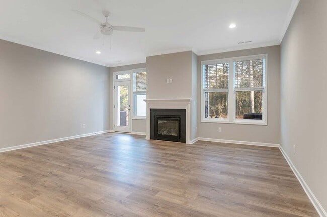 Building Photo - 3/3 Townhome beside Centennial Campus & Cl...