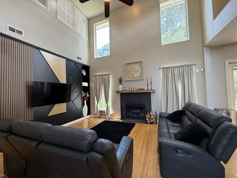 Building Photo - 944 Waverly Bluff Ct