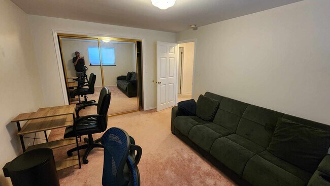 Building Photo - 1430 E 900 S