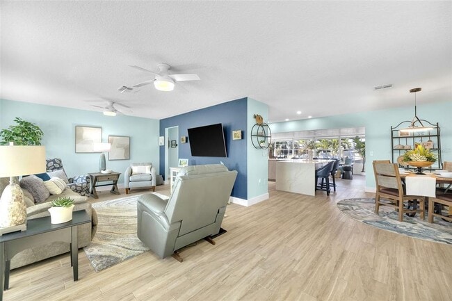 Building Photo - 1015 Spindle Palm Way