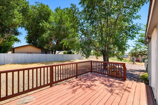 Building Photo - 24255 N Cleveland St