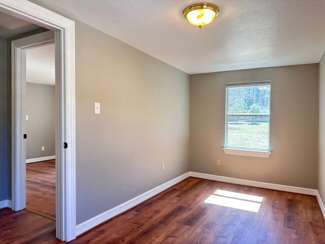 Building Photo - 13868 Cedar Hill Rd